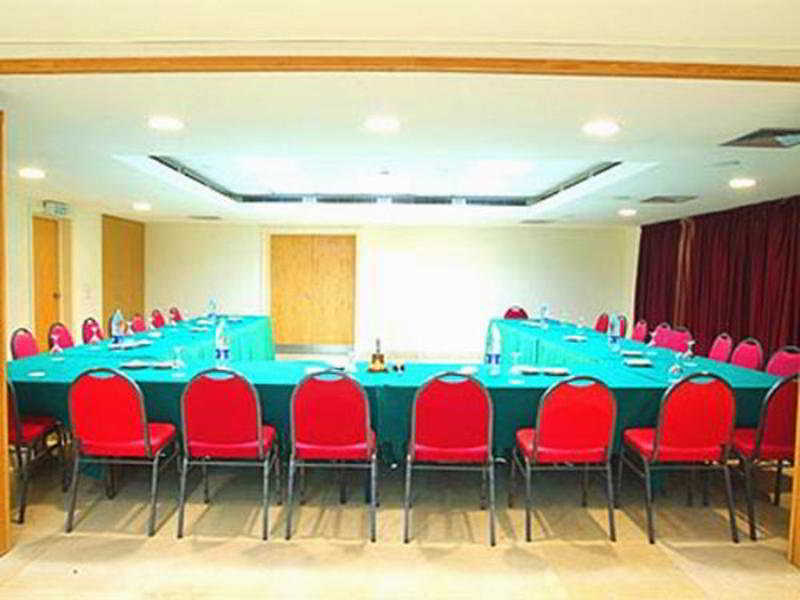 Quality Inn Tripoli Экстерьер фото